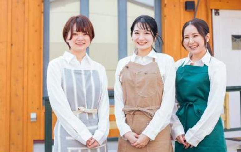 レストランスタッフ